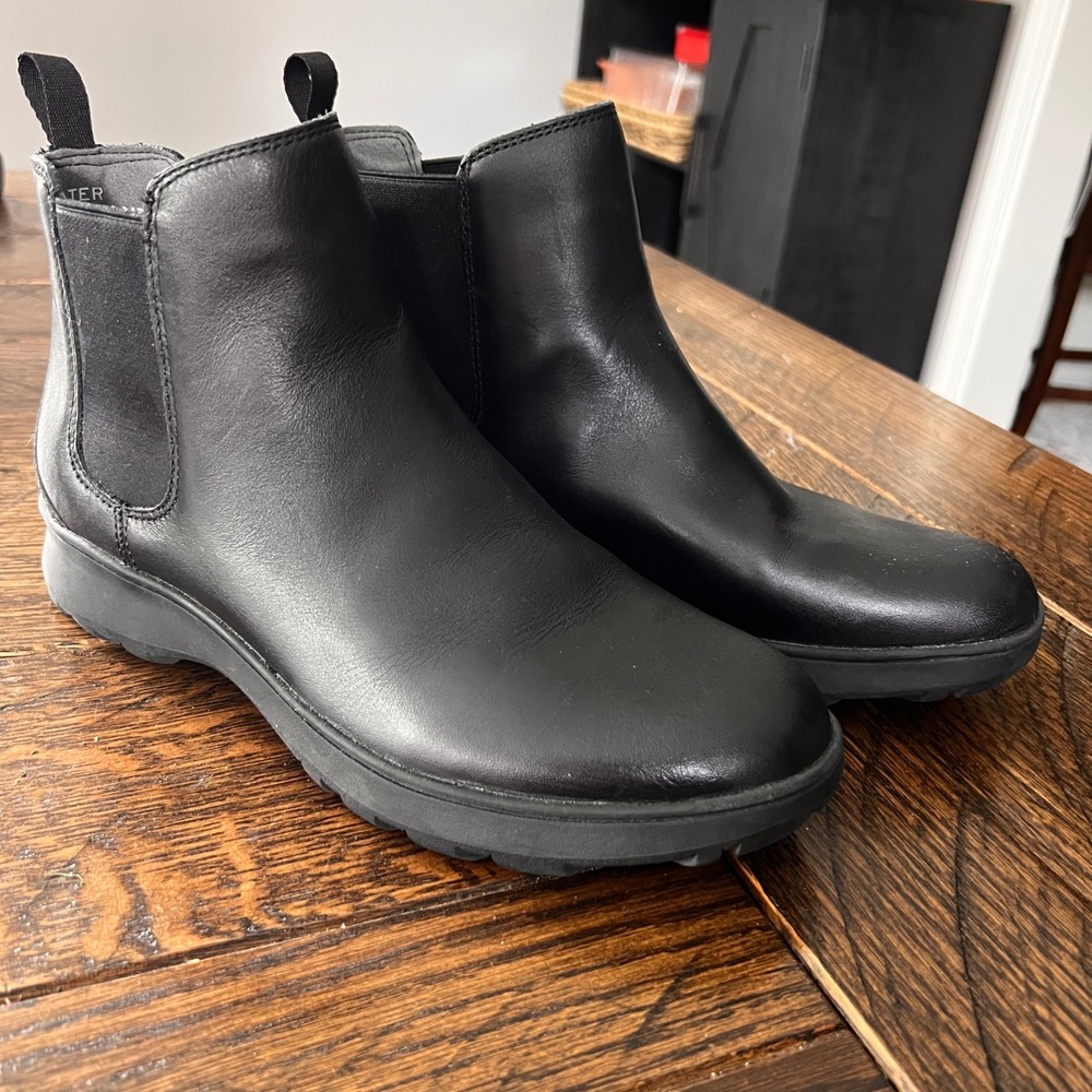 Vionic Evergreen Black Leather Water Resistant Chelsea Ankle Boots Womens Size 9